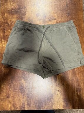 Women’s American Eagle Olive Drawstring Casual Shorts size M